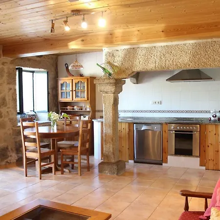 A Casina De Pedra Noalla (Pontevedra)